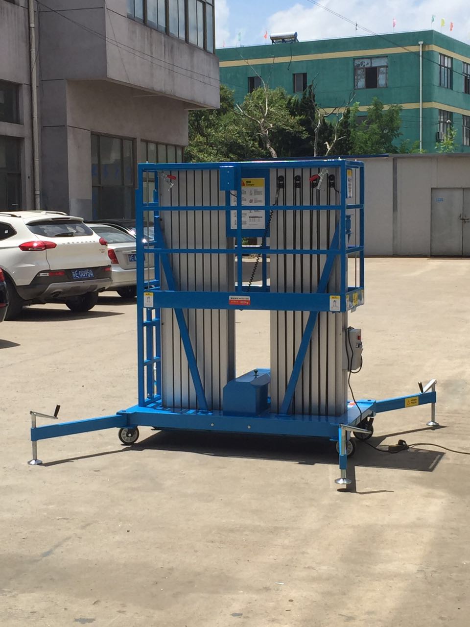 雙桅鋁合金高空作業平臺 雙桅鋁合金高空作業平臺